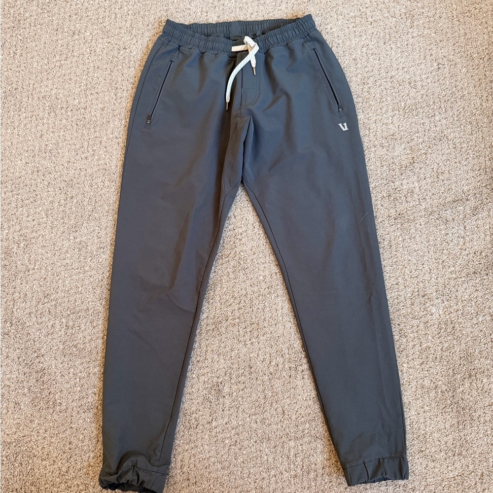 Vuori Men's Charcoal Gray Jogger Sweatpants